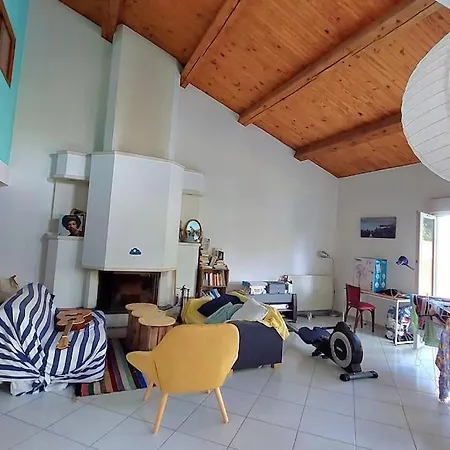 Avec Jardin Et Piscine Prives Villa