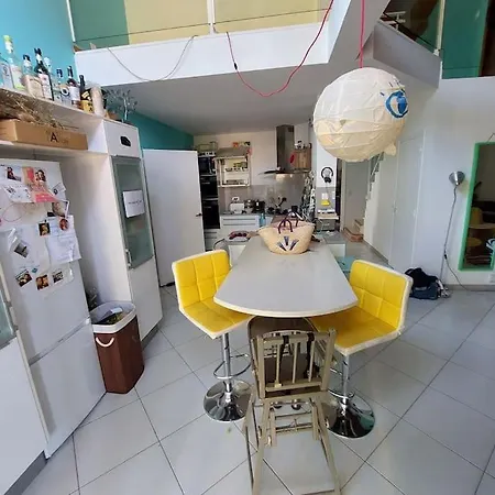 Avec Jardin Et Piscine Prives Villa