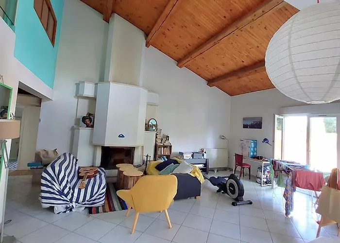 Avec Jardin Et Piscine Prives Βίλα